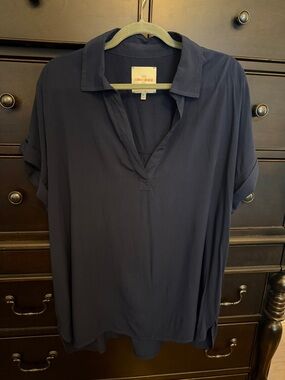 Casa Catarina Navy V-Neck Tunic Short-Sleeve Blouse